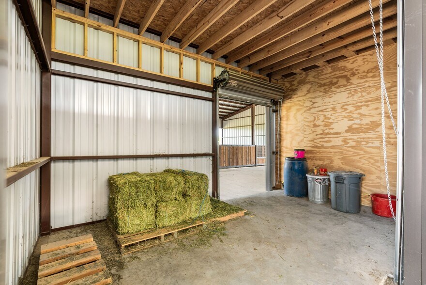 More Photos Of 2355 Jackson League Cir, Brenham Lodge Meeting Hall For Sale