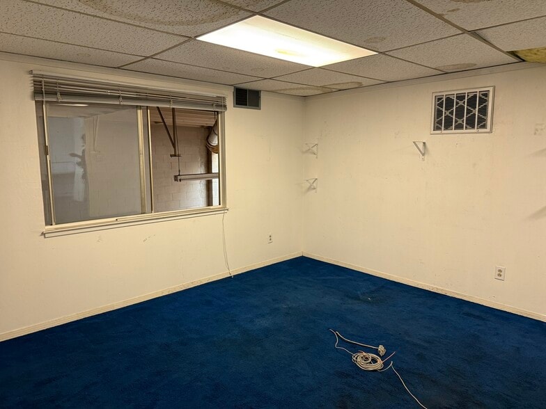 More Photos Of 550 E 10th St, Oakland Warehouse For Lease