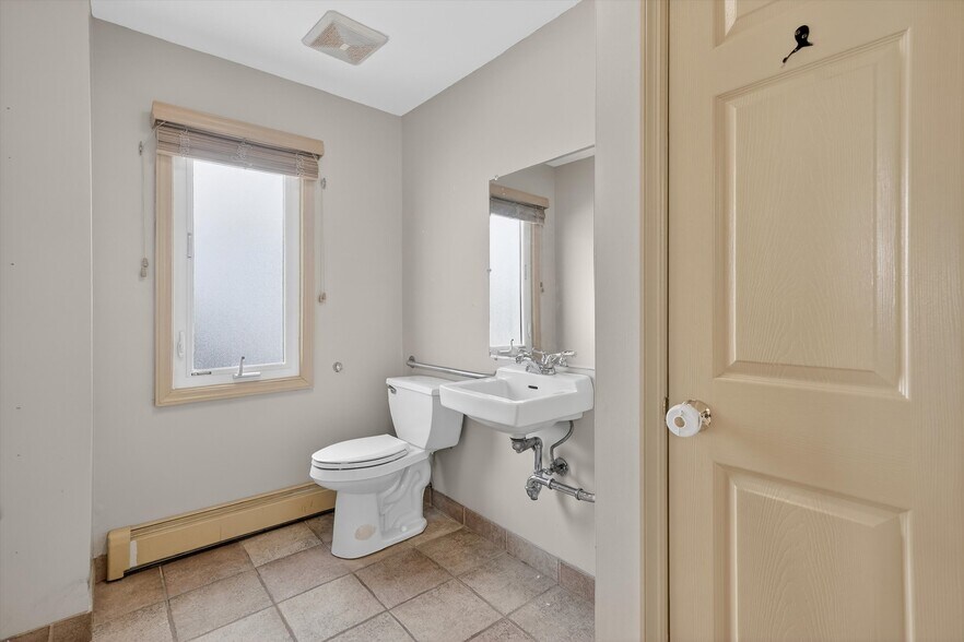 More Photos Of 75 Ramapo Rd, Garnerville Office For Sale