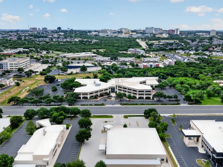 More Photos Of 9150 Huebner Rd, San Antonio Medical For Lease