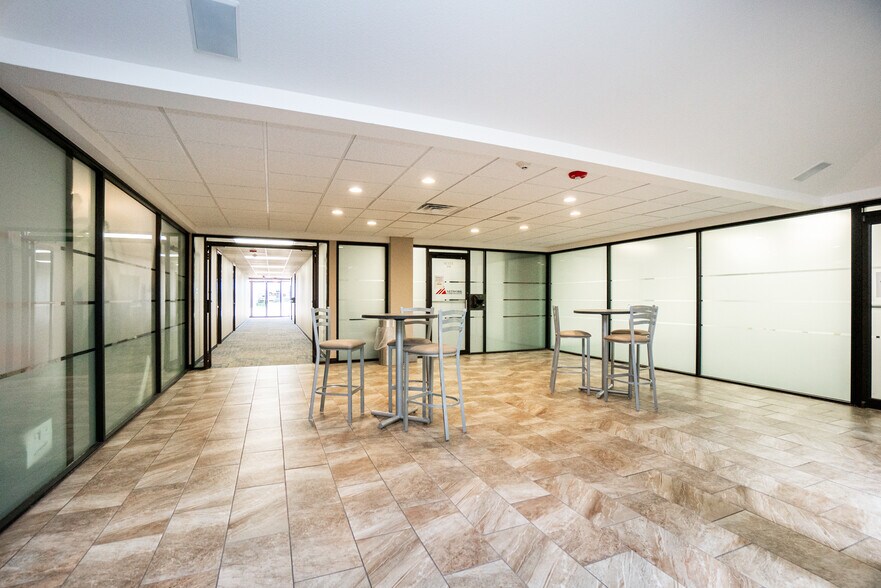 More Photos Of 119 W Tyler St, Longview Office For Lease