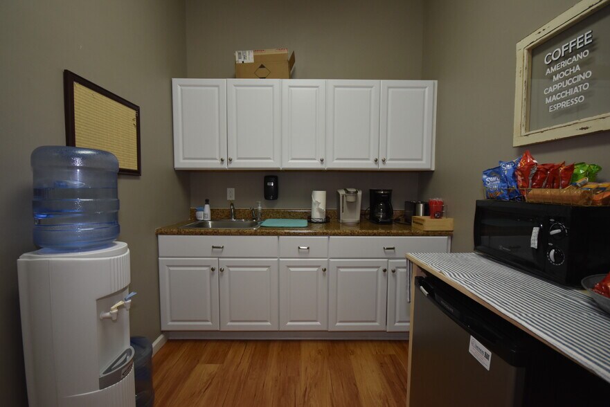More Photos Of 277 Willbrook Blvd, Pawleys Island Office For Sale