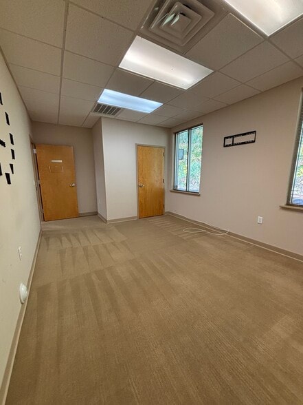 More Photos Of 10520 Ligon Mill Rd, Wake Forest Office For Lease