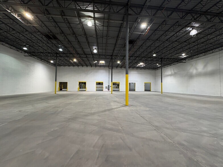 More Photos Of 4820 N Church Ln SE, Atlanta Warehouse For Lease