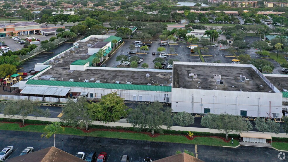 More Photos Of 10018-10146 W Oakland Park Blvd, Sunrise Storefront For Lease