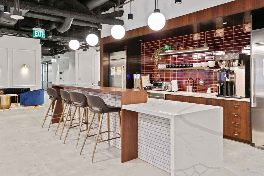 More Photos Of 333 Bush St, San Francisco Coworking Space