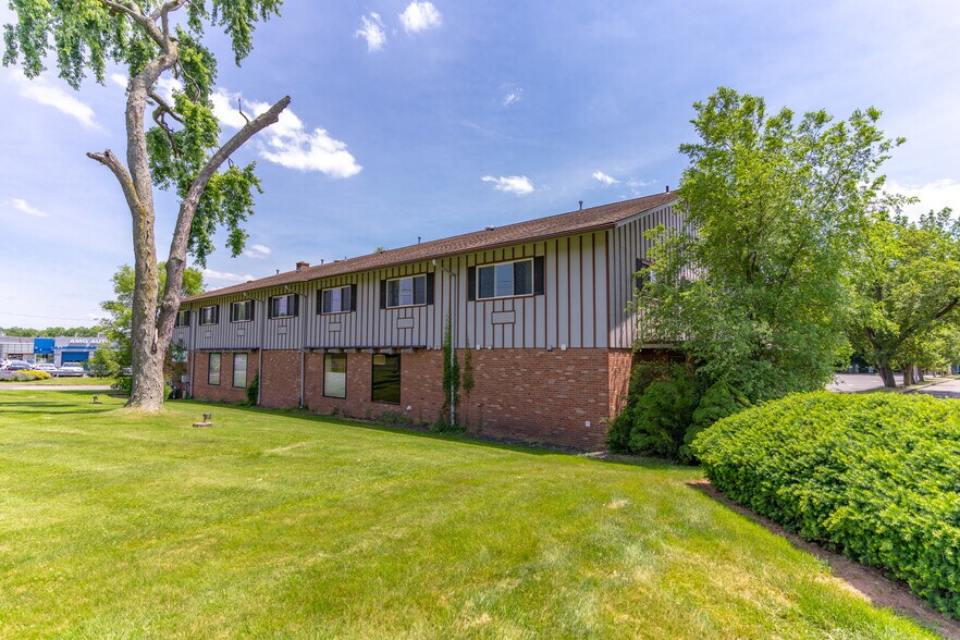 More Photos Of 350 Grove St, Bridgewater Medical For Sale