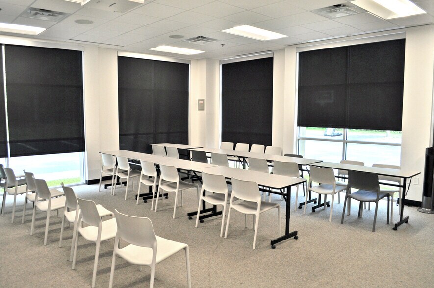 More Photos Of 12682-12690 Telecom Dr, Tampa Office For Sale