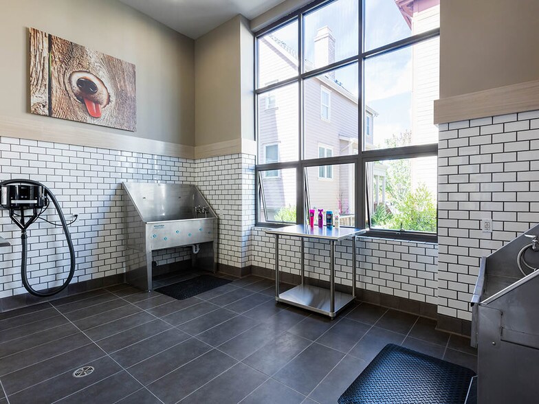 More Photos Of 1375-1411 Sycamore Ave, Hercules Unknown For Lease