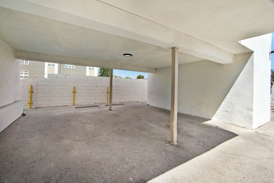 More Photos Of 11763 Hamlin St, North Hollywood Multifamily For Sale