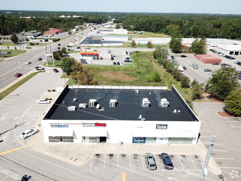 More Photos Of 1590 Skibo Rd, Fayetteville Unknown For Lease