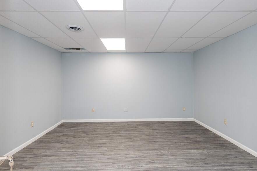 More Photos Of 6750 Brandt Pike, Huber Heights Medical For Sale