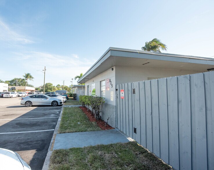 More Photos Of 821-825 NW 10th Ter, Fort Lauderdale Apartments For Sale
