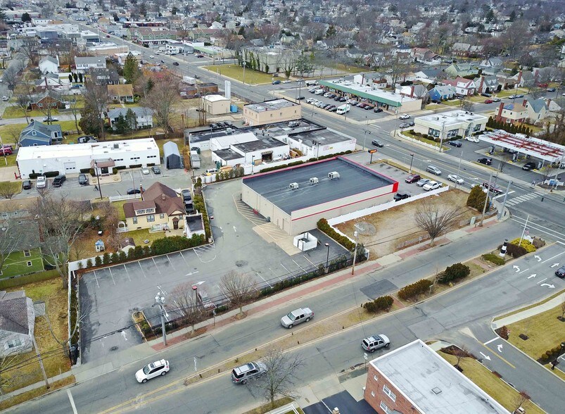 More Photos Of 9 W Montauk Hwy, Lindenhurst Freestanding For Sale