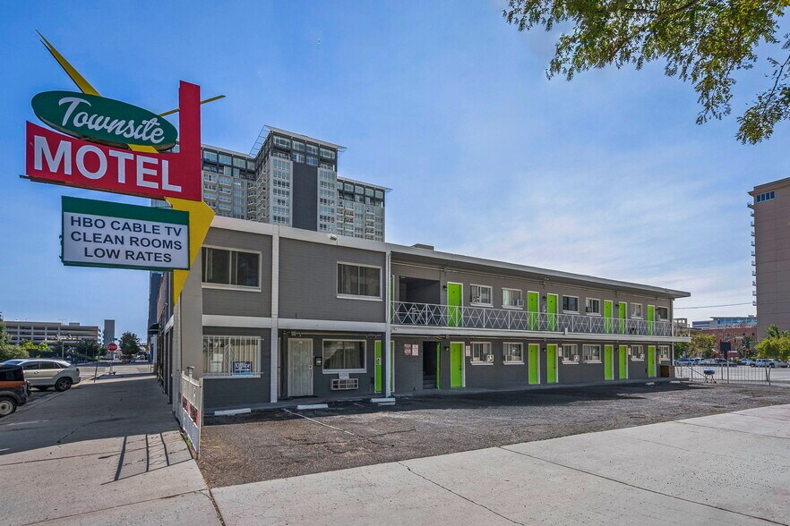 More Photos Of 250 W Commercial Row, Reno Hotel For Sale