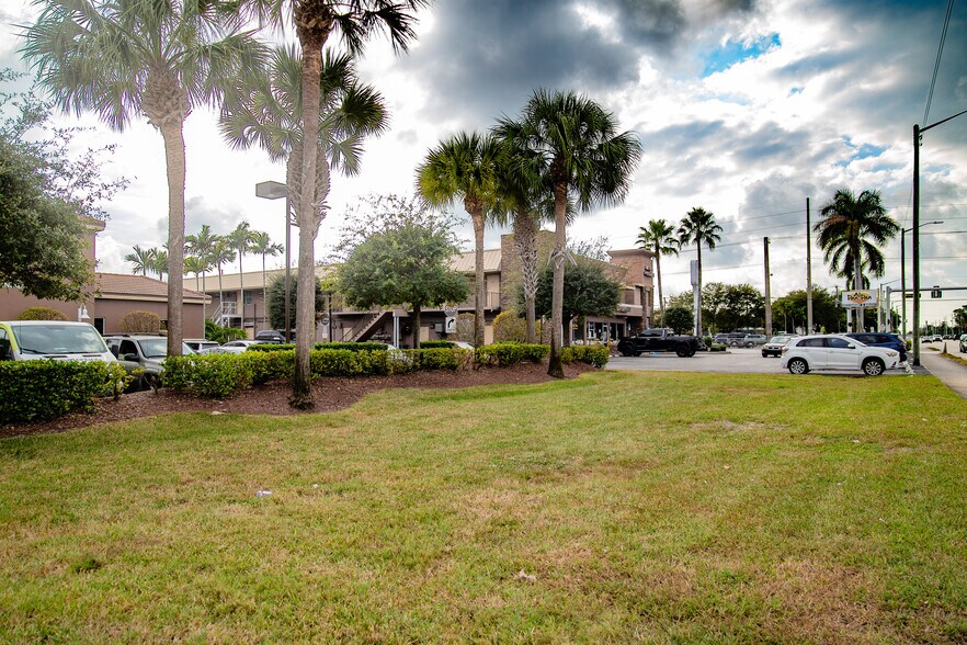 More Photos Of , West Palm Beach General Retail For Sale