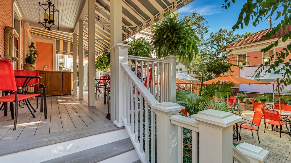 More Photos Of 119 E 37th St, Savannah Restaurant For Sale