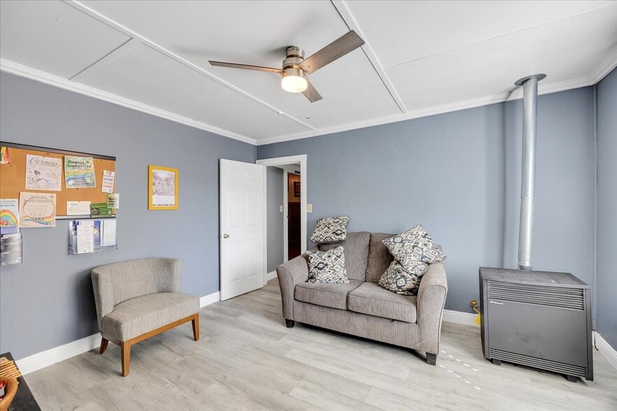 More Photos Of 134 N Washington St, Sonora Specialty For Sale