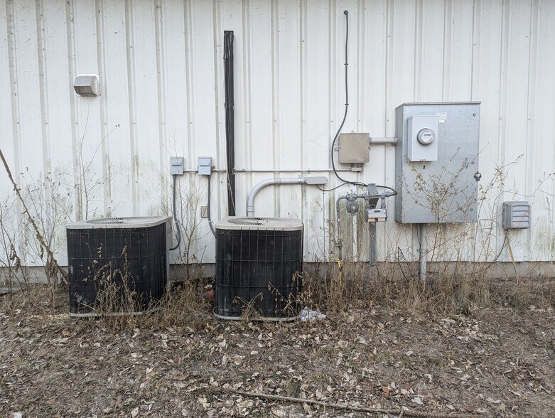 More Photos Of 151 W St Julien St, Saint Peter Freestanding For Sale