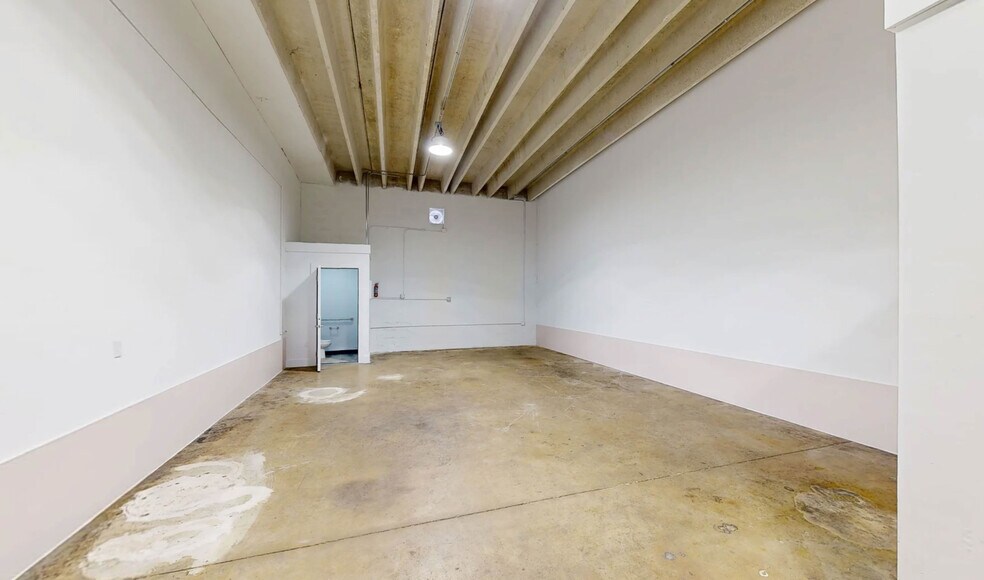 More Photos Of 13815-13831 SW 139th Ct, Miami Warehouse For Lease