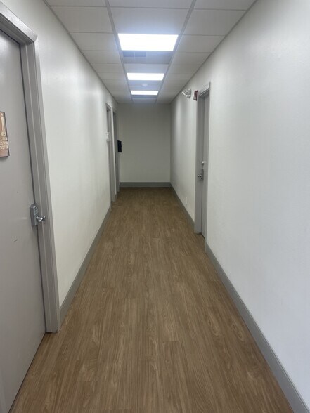 More Photos Of 12501 Judson Rd, San Antonio Medical For Sale
