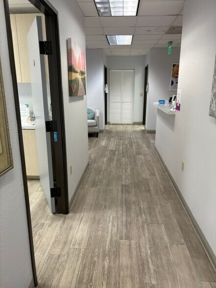More Photos Of 10617 N Hayden Rd, Scottsdale Office For Lease