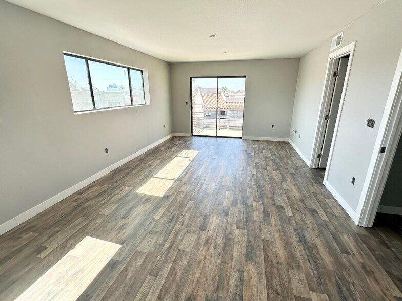 More Photos Of 11830 N 28th Dr, Phoenix Apartments For Sale