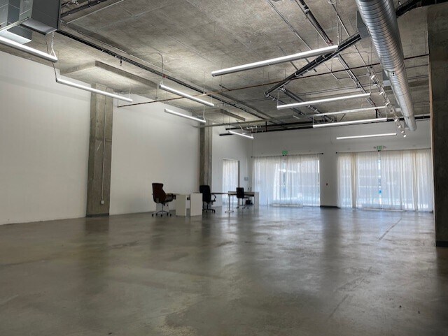 More Photos Of 810 E Pico Blvd, Los Angeles General Retail For Lease