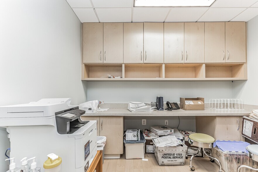 More Photos Of 131 Elden St, Herndon Medical For Sale