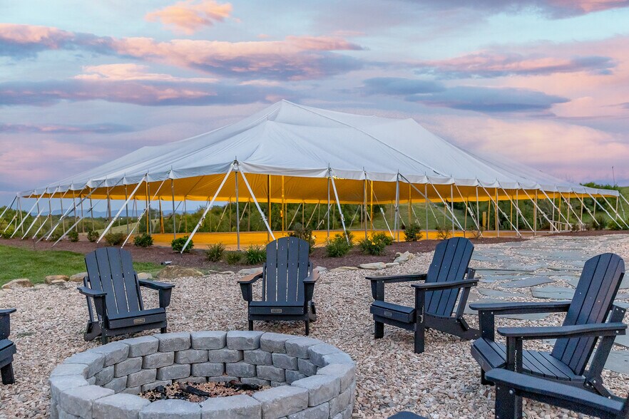 More Photos Of 1329 Commerce Rd, Staunton Hotel For Sale