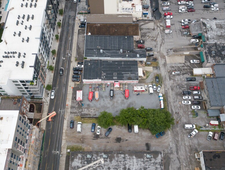 More Photos Of 516 5th Ave S, Nashville Freestanding For Sale