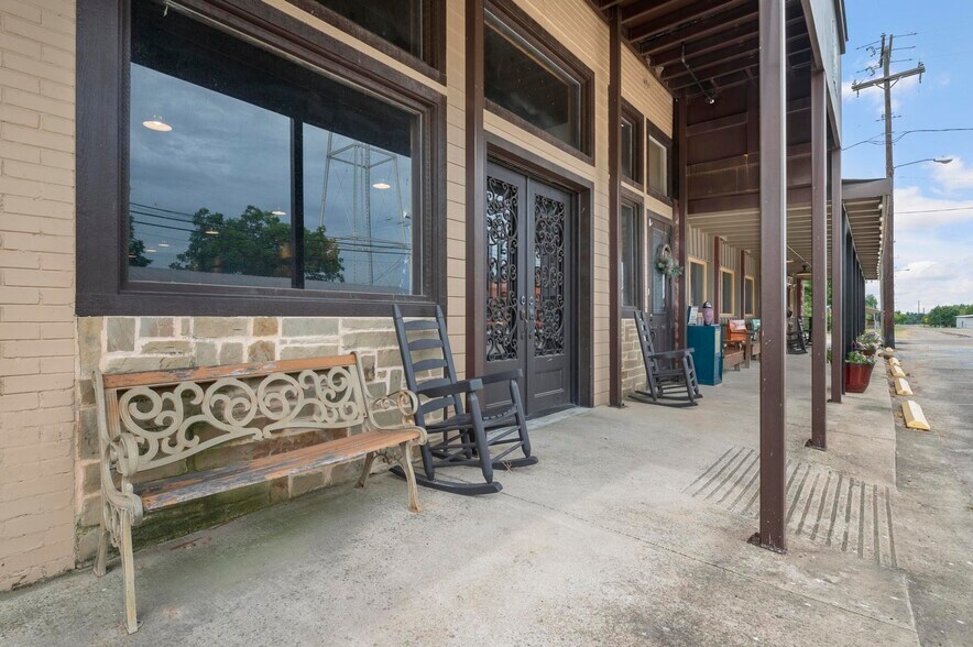 More Photos Of 412-414 Main St, Windom Restaurant For Sale
