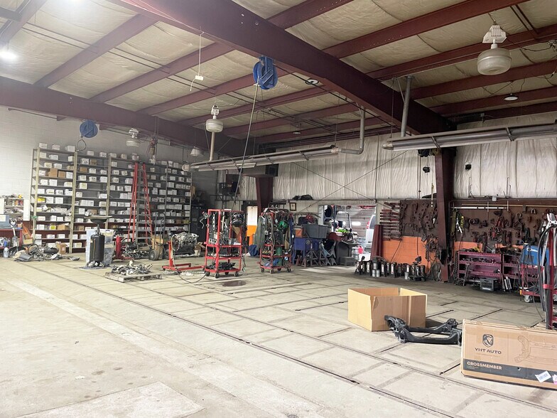More Photos Of 500 E Huron Blvd, Marysville Auto Repair For Sale