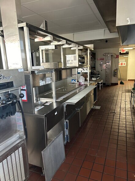 More Photos Of 300-310 S Riverside Ave, Rialto Fast Food For Lease