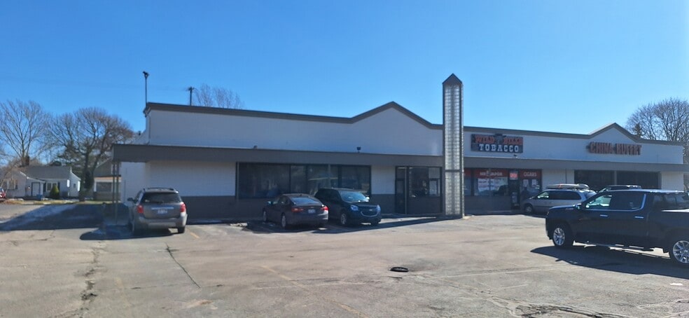 More Photos Of 113 Cypress St, Manistee Freestanding For Lease