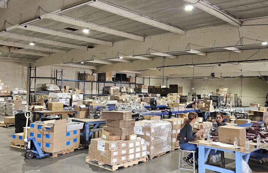 More Photos Of 15409 S Broadway, Gardena Manufacturing For Lease