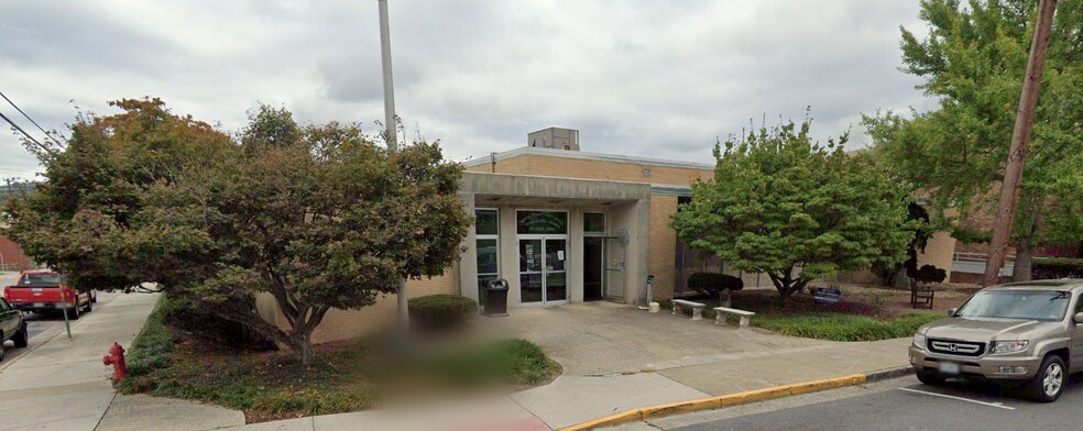 Primary Photo Of 200 S Wayne Ave, Waynesboro Post Office For Lease