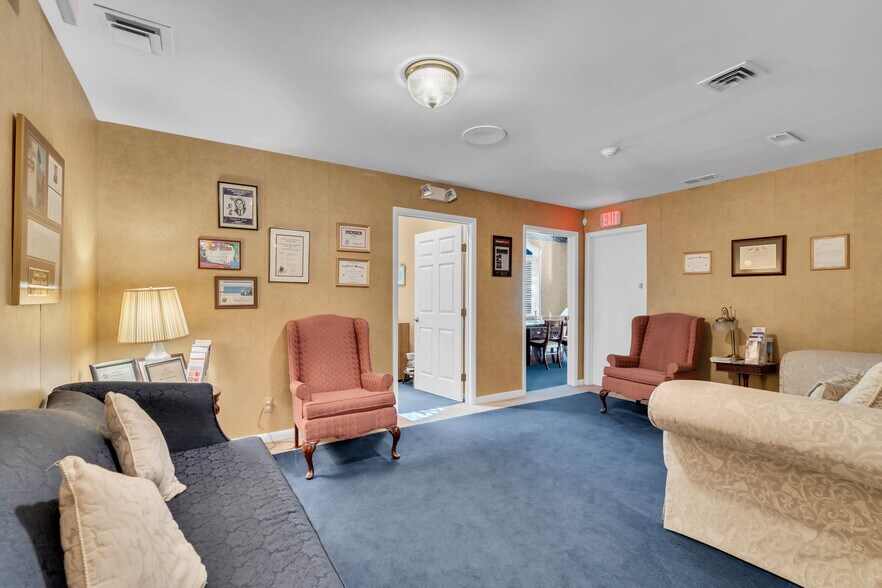 More Photos Of 148 W Veterans Hwy, Jackson Funeral Home For Sale