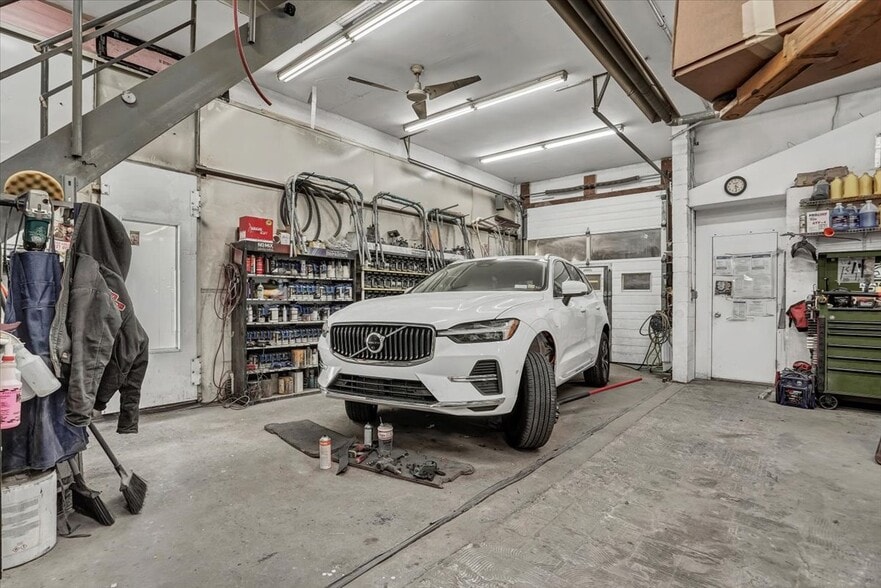 More Photos Of 3 Marlorville Rd, Wappingers Falls Auto Repair For Sale