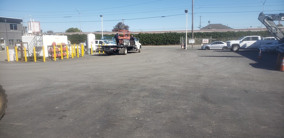 More Photos Of 35 N Amphlett Blvd, San Mateo Warehouse For Lease