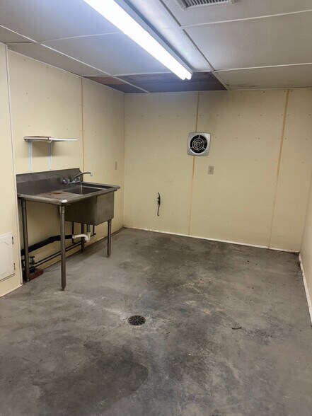 More Photos Of 2898 US-701 Hwy, Four Oaks Industrial For Sale