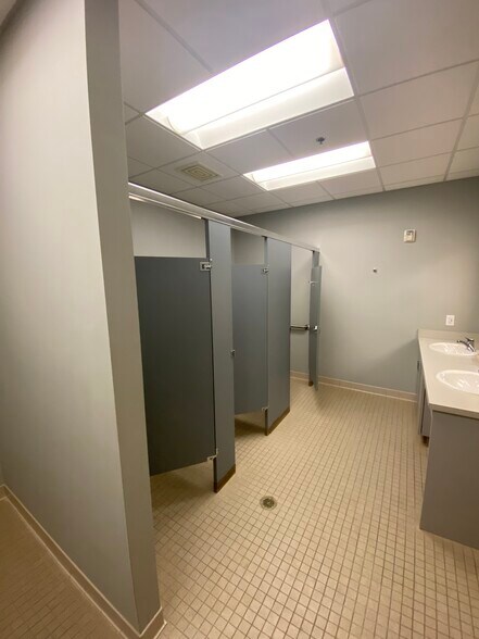 More Photos Of 1100 Old Ellis Rd, Roswell Loft Creative Space For Lease