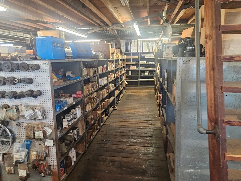 More Photos Of 173 Water St, Bridgeton Warehouse For Sale