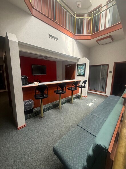 More Photos Of 2251 N Woodlawn Blvd, Wichita Medical For Sale