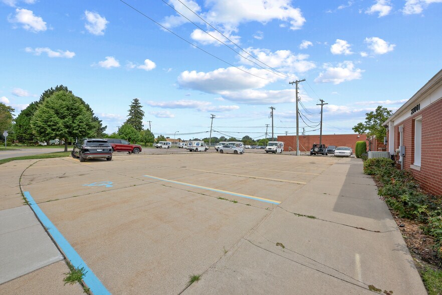 More Photos Of 23001-23003 Greater Mack Ave, Saint Clair Shores Medical For Lease