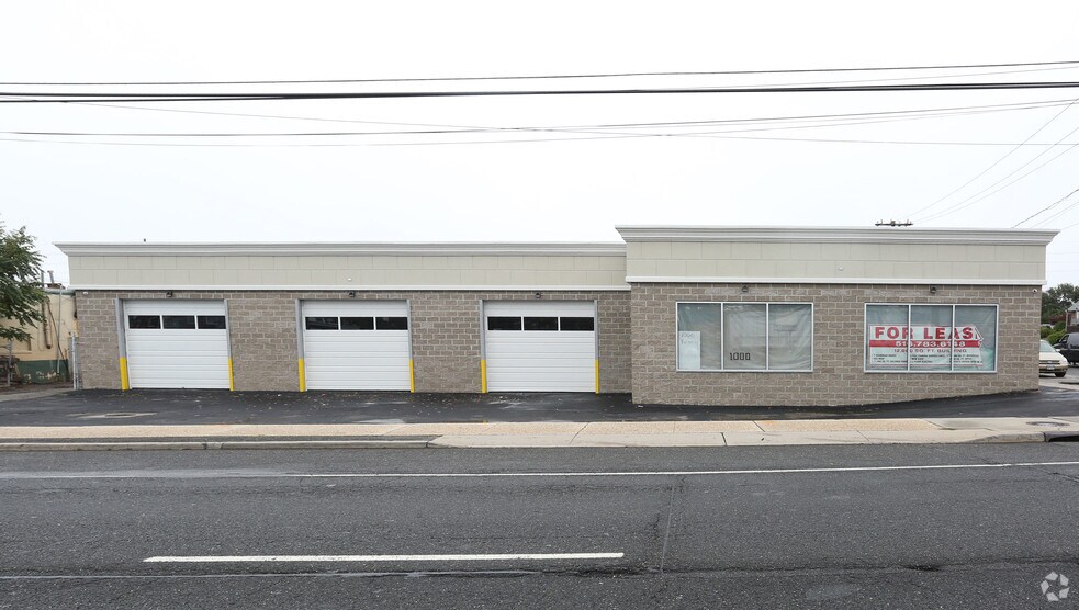 Primary Photo Of 1000 Fulton St, Farmingdale Warehouse For Lease