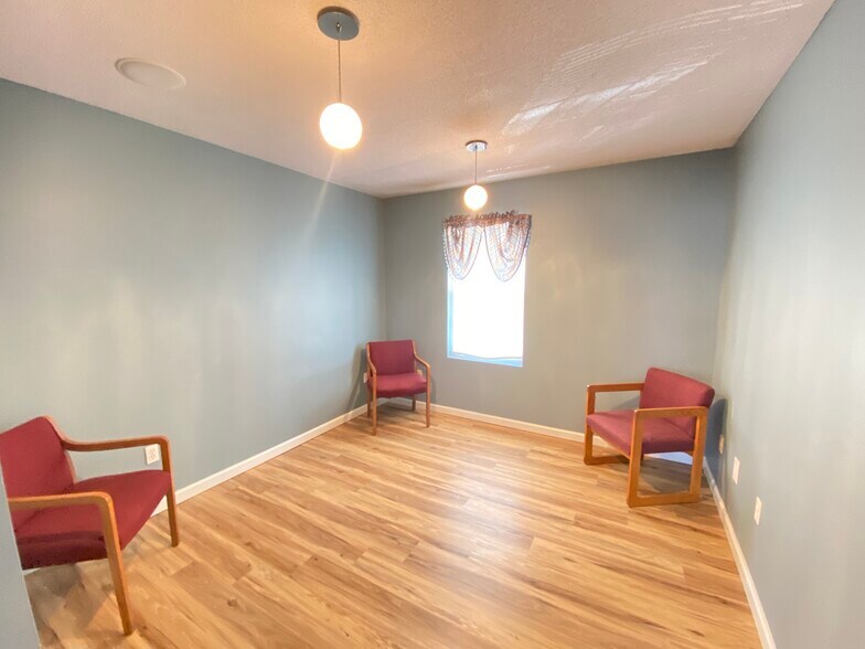 More Photos Of 27 S Main St, East Windsor Storefront Retail Office For Lease