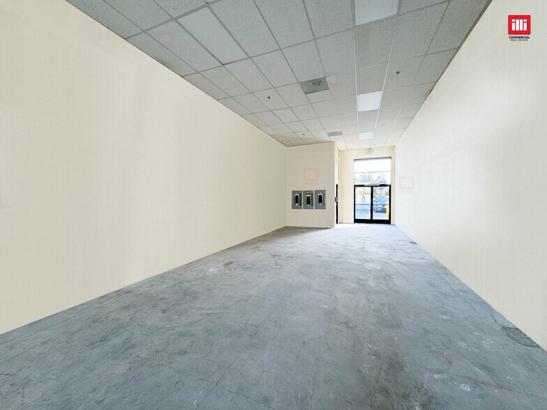 More Photos Of 10700 Balboa Blvd, Granada Hills Storefront For Lease