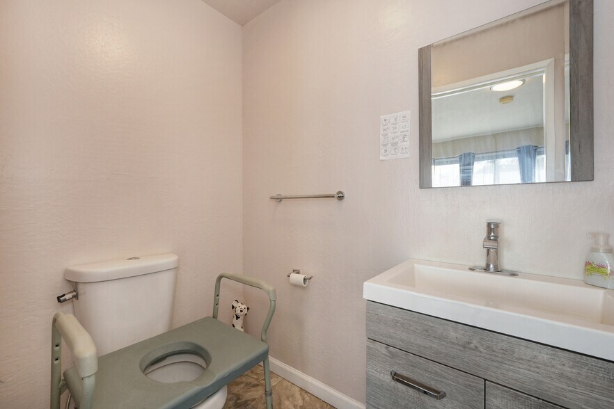 More Photos Of 3414 Deer Hill Rd, Lafayette Healthcare For Sale