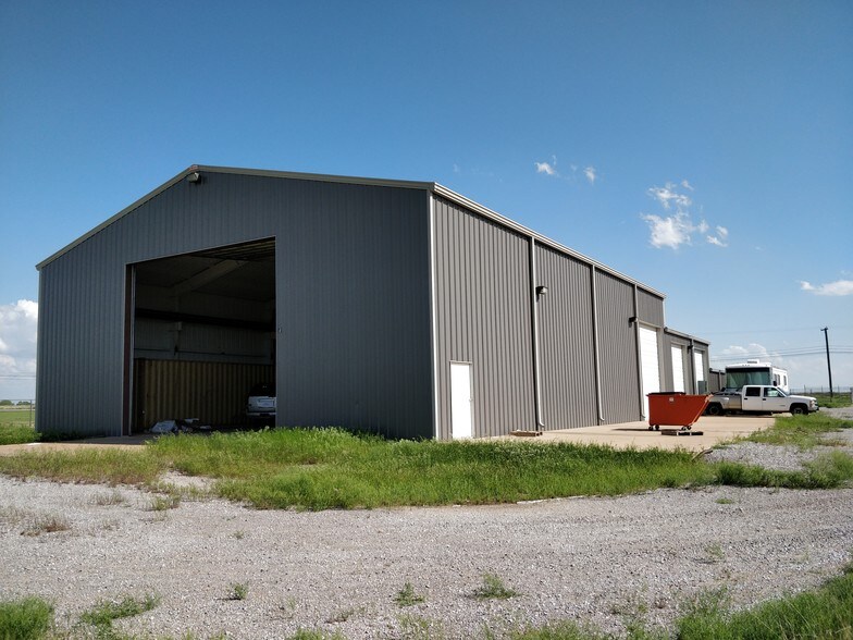 More Photos Of 7274 Seymour Hwy, Wichita Falls Warehouse For Lease